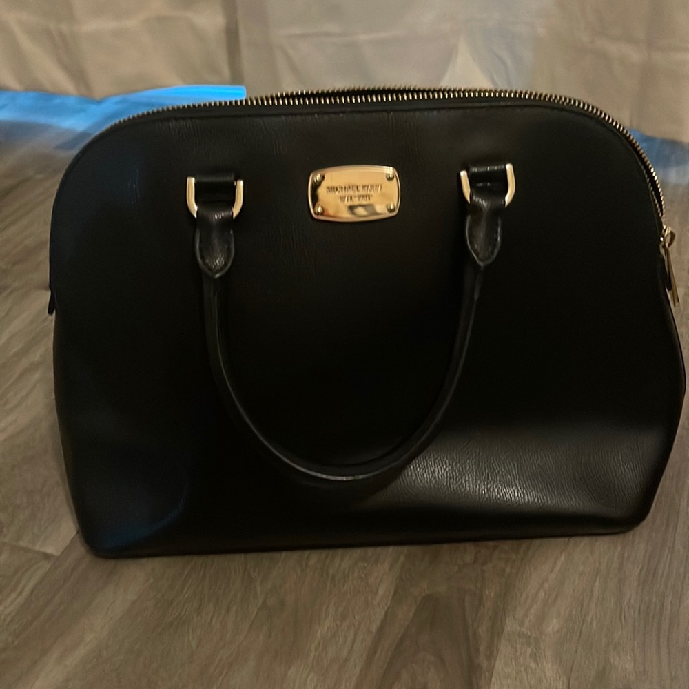 Michale Kors medium purse